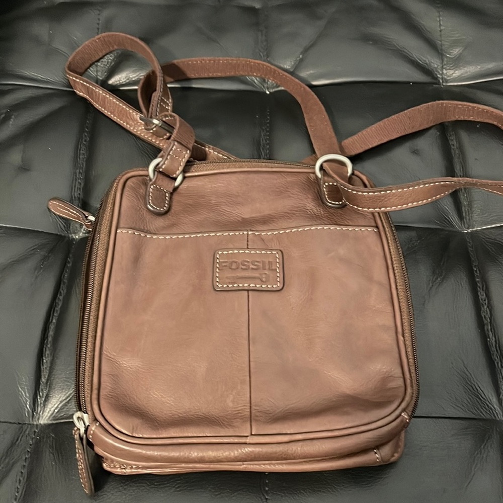 Leather Fossil crossbody purse.
